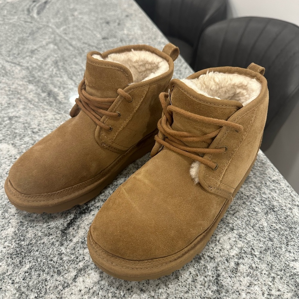 Neumel Uggs size 5 women’s brown